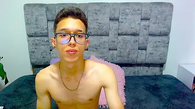 skinny bigcock02 online show from 03.01.25