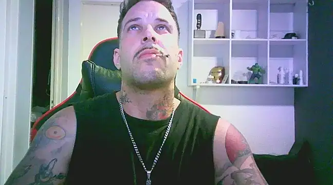 Snapshot of diroseno chatting on 02.26.25 diroseno online show from 02.26.25