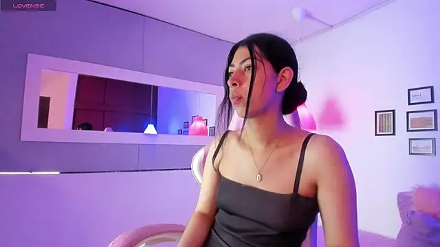 Cassie bloom online show from 11.18.25