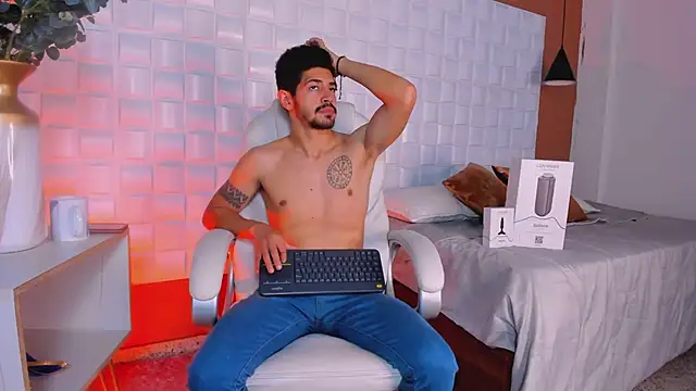 AlejandroStormm online show from 02.23.25