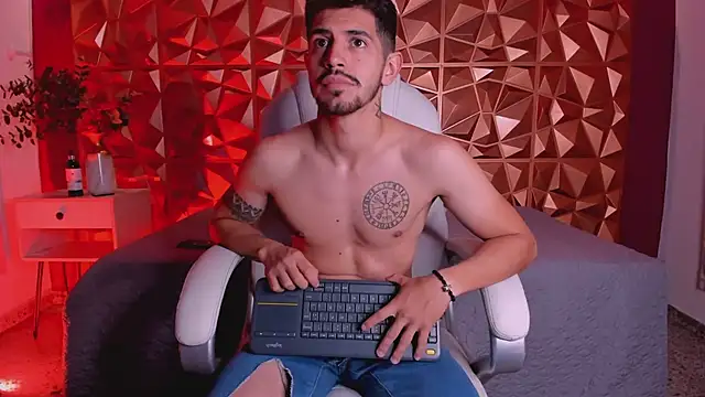 AlejandroStormm online show from 03.07.25