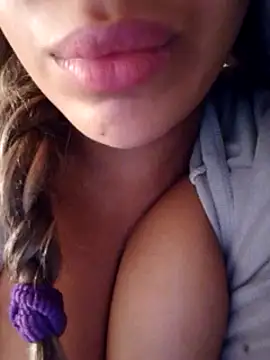 Snapshot of Sexlove1xo chatting on 03.04.25 Sexlove1xo online show from 03.04.25