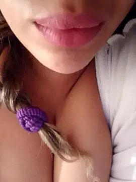 Snapshot of Sexlove1xo chatting on 03.06.25 Sexlove1xo online show from 03.06.25