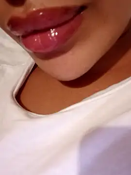 Snapshot of Sexlove1xo chatting on 09.27.25 Sexlove1xo online show from 09.27.25