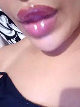 Snapshot of Sexlove1xo chatting on 10.18.25 Sexlove1xo online show from 10.18.25