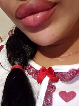 Sexlove1xo online show from 11.11.25