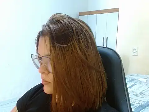 Snapshot of GoddessChaar chatting on 03.01.25 GoddessChaar online show from 03.01.25