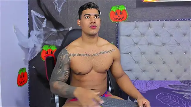 luigi hot  online show from 10.24.25