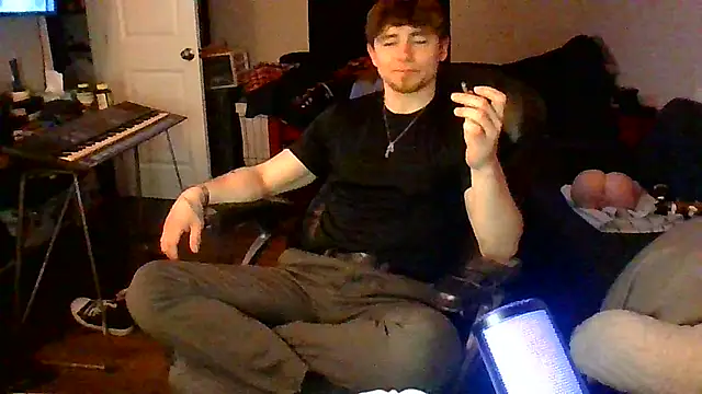 Snapshot of JCstrings chatting on 03.08.25 JCstrings online show from 03.08.25