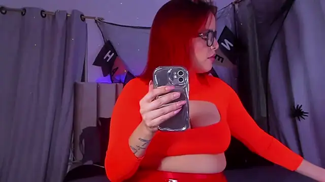 Snapshot of Anaroussew02 chatting on 10.30.25 Anaroussew02 online show from 10.30.25