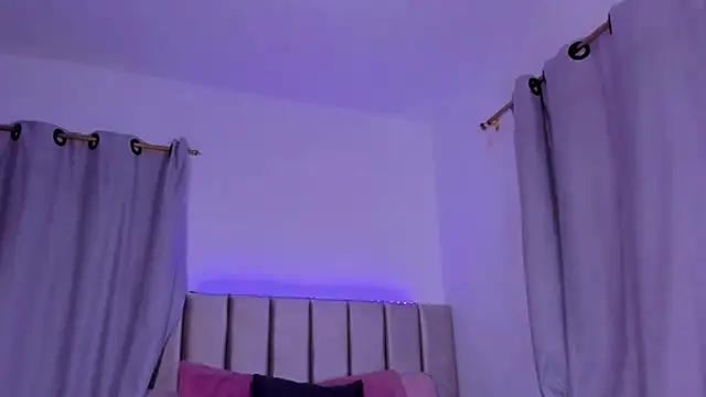 Snapshot of Anaroussew02 chatting on 11.13.25 Anaroussew02 online show from 11.13.25