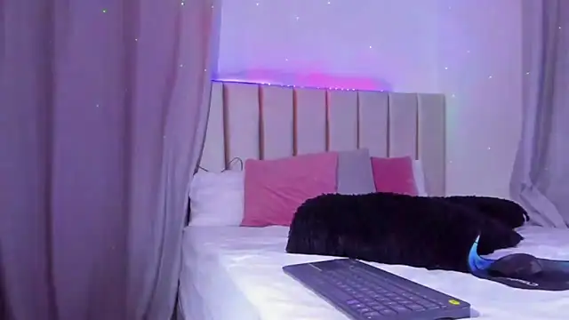 Snapshot of Anaroussew02 chatting on 11.23.25 Anaroussew02 online show from 11.23.25