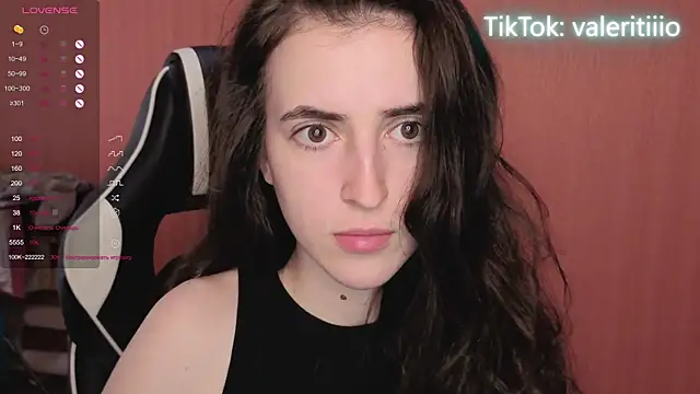 Snapshot of reaiss chatting on 09.15.25 reaiss online show from 09.15.25