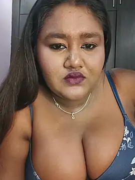 Snapshot of horny_diana chatting on 07.12.26 horny diana online show from 07.12.26