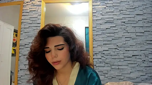 Bella Posh online show from 03.12.25