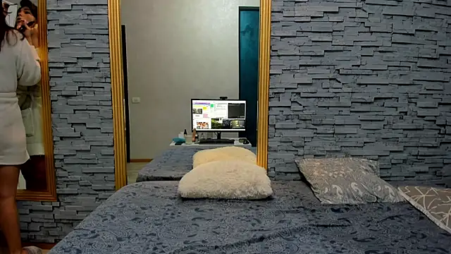 Bella Posh online show from 03.18.25