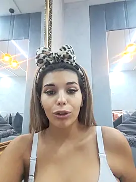 Bella Posh online show from 10.07.25