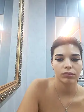 Bella Posh online show from 11.04.25