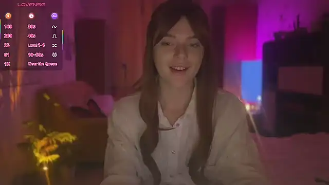 CherryRed Girl online show from 11.23.25