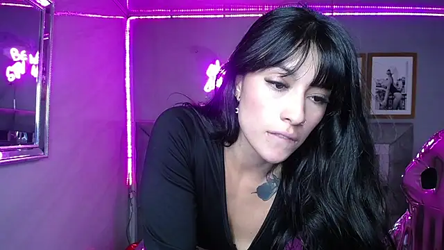 Isabella Collen v online show from 03.06.25