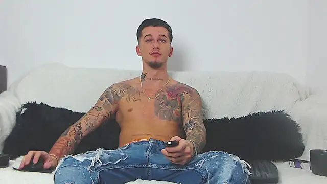 Snapshot of Zzedd chatting on 11.28.25 Zzedd online show from 11.28.25