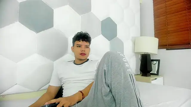 Snapshot of Axel_Forte chatting on 04.25.26 Axel Forte online show from 04.25.26
