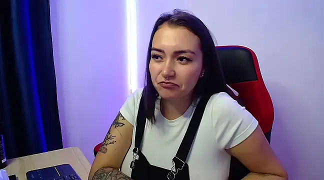 Luna kitty online show from 02.25.25