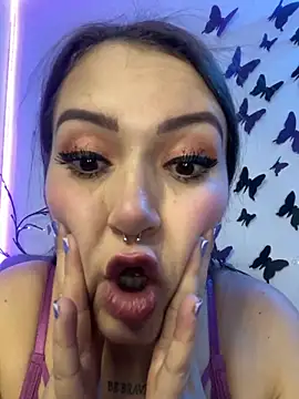 Luna kitty online show from 11.15.25