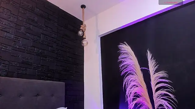 Maite Smith  online show from 09.28.25