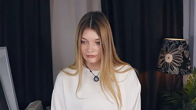 AnnisAtlee online show from 10.03.25