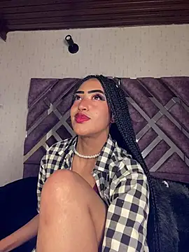 MichelleDiaz Pink online show from 03.15.25