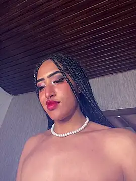 MichelleDiaz Pink online show from 03.16.25