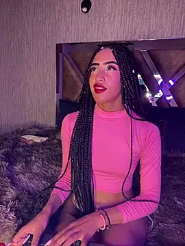 MichelleDiaz Pink online show from 03.17.25