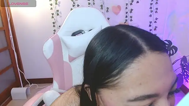 Snapshot of hellokitty__valery chatting on 06.13.26 hellokitty valery online show from 06.13.26