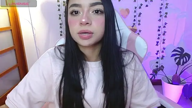 Snapshot of hellokitty__valery chatting on 06.19.26 hellokitty valery online show from 06.19.26