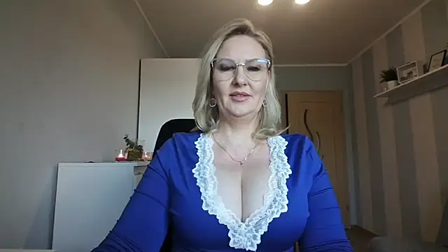 Snapshot of DianaLive chatting on 03.03.26 DianaLive online show from 03.03.26