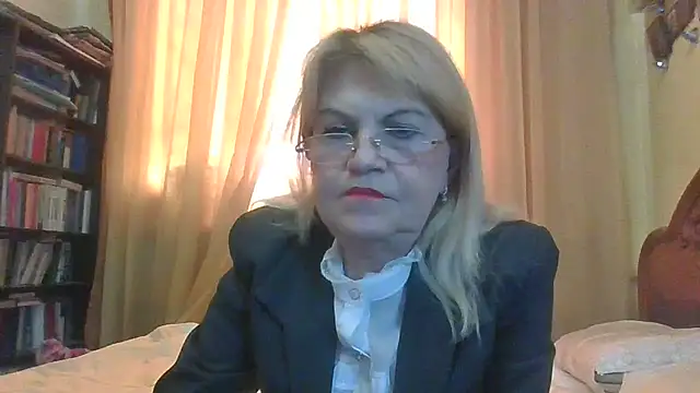 Snapshot of Heidi-Helga chatting on 03.05.25 Heidi-Helga online show from 03.05.25
