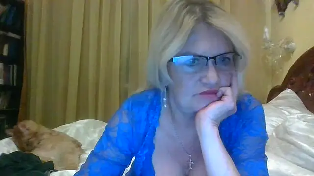 Snapshot of Heidi-Helga chatting on 09.14.25 Heidi-Helga online show from 09.14.25