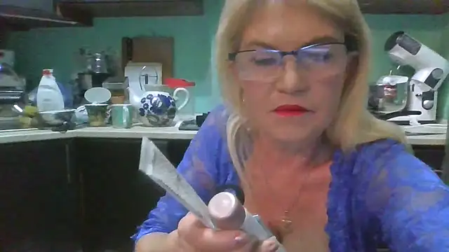 Snapshot of Heidi-Helga chatting on 09.20.25 Heidi-Helga online show from 09.20.25