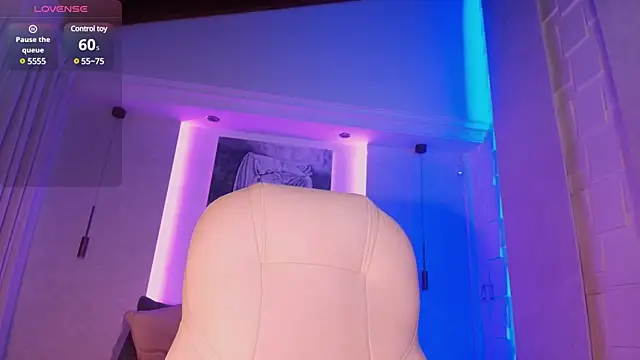 hannah thomson  online show from 02.22.25