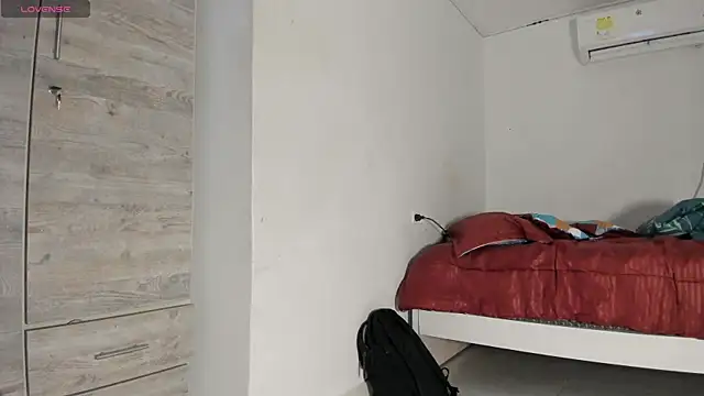 flor herrera01 online show from 09.27.25