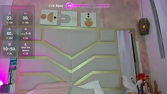 Snapshot of Emily_Black1 chatting on 10.14.25 Emily Black1 online show from 10.14.25