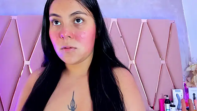 Snapshot of Emily_Black1 chatting on 10.30.25 Emily Black1 online show from 10.30.25