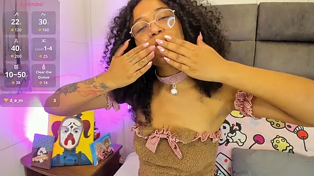 Layla Clarke online show from 10.11.25