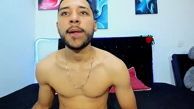 Snapshot of MarcusRosse chatting on 12.19.25 MarcusRosse online show from 12.19.25