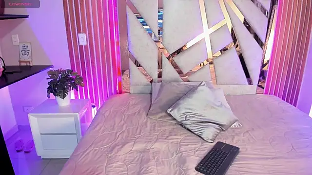 sweetviolet   online show from 03.15.25