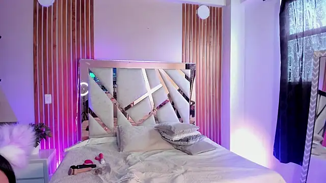 sweetviolet   online show from 03.20.25