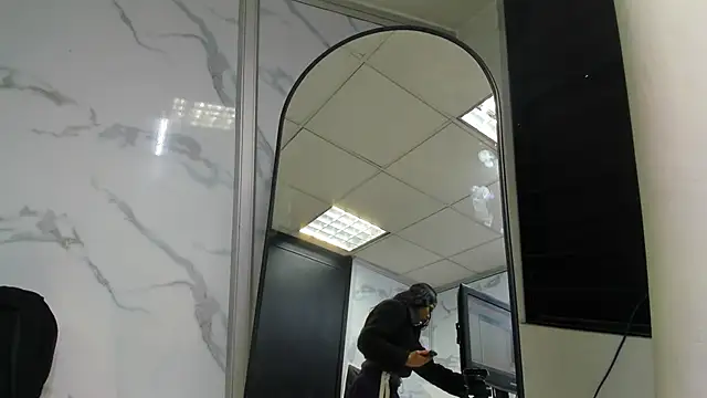 Kendall 6669 online show from 11.06.25