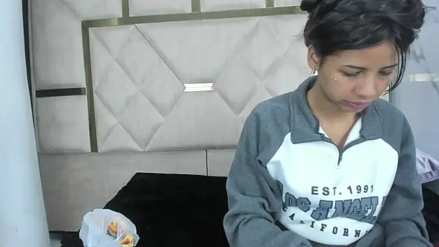 Kendall 6669 online show from 01.06.26