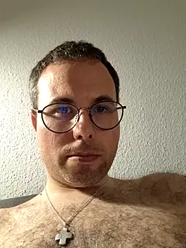 Simonudist online show from 04.12.26